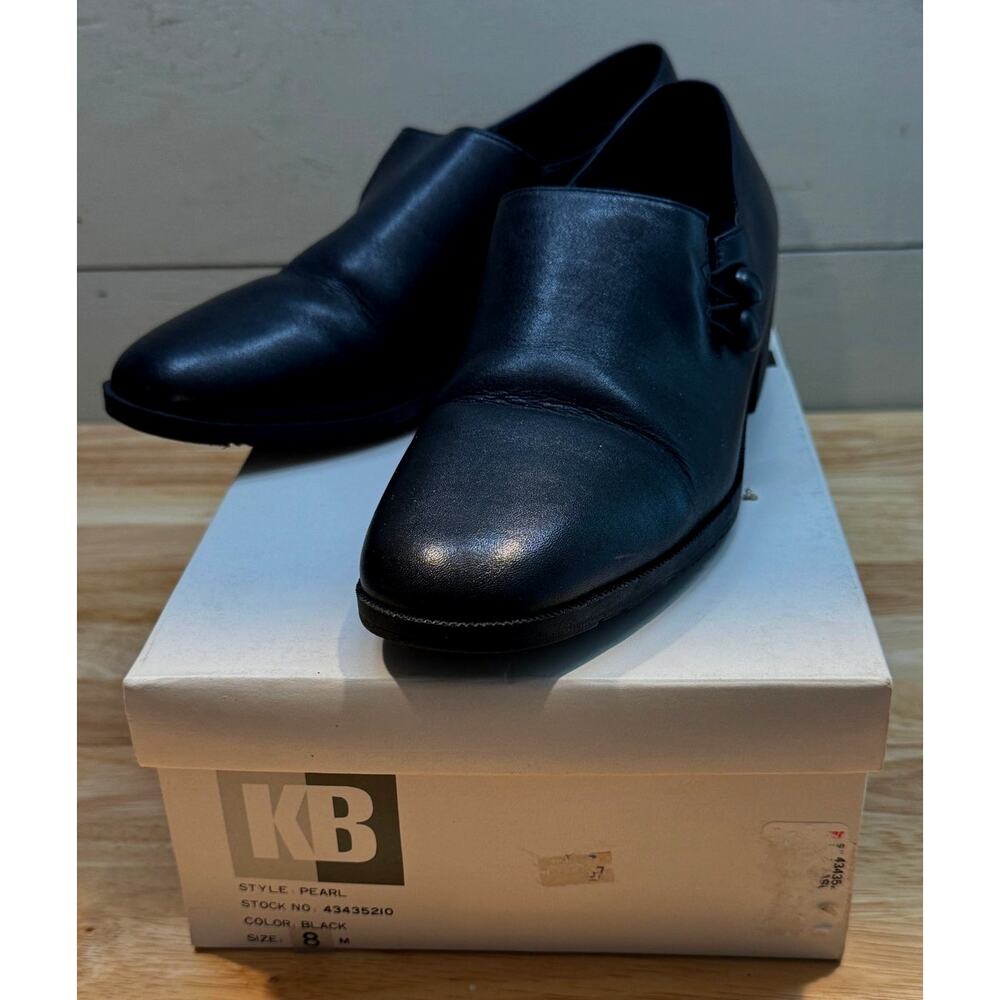 KB & Company Women's Smooth Black Leather Slip-on Shoes Size 8 Round Toe